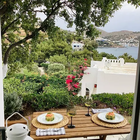 The Blue House Ii Vromolithos