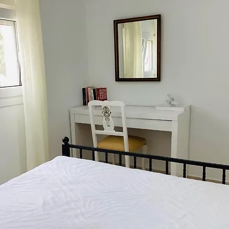 The Blue House Ii Vromolithos