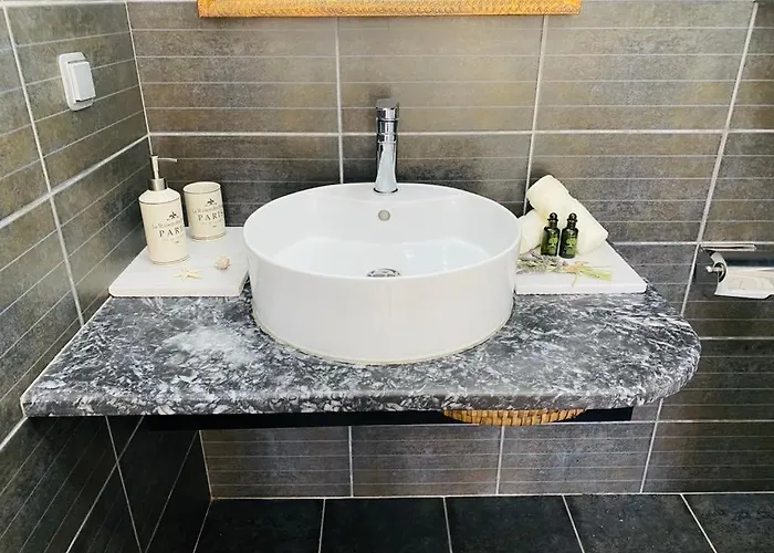 The Blue House Ii شقة Vromolithos