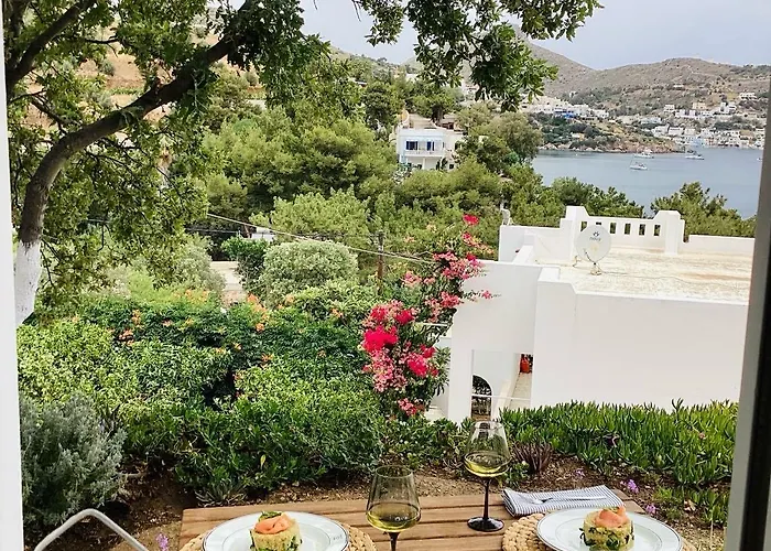 The Blue House Ii Vromolithos